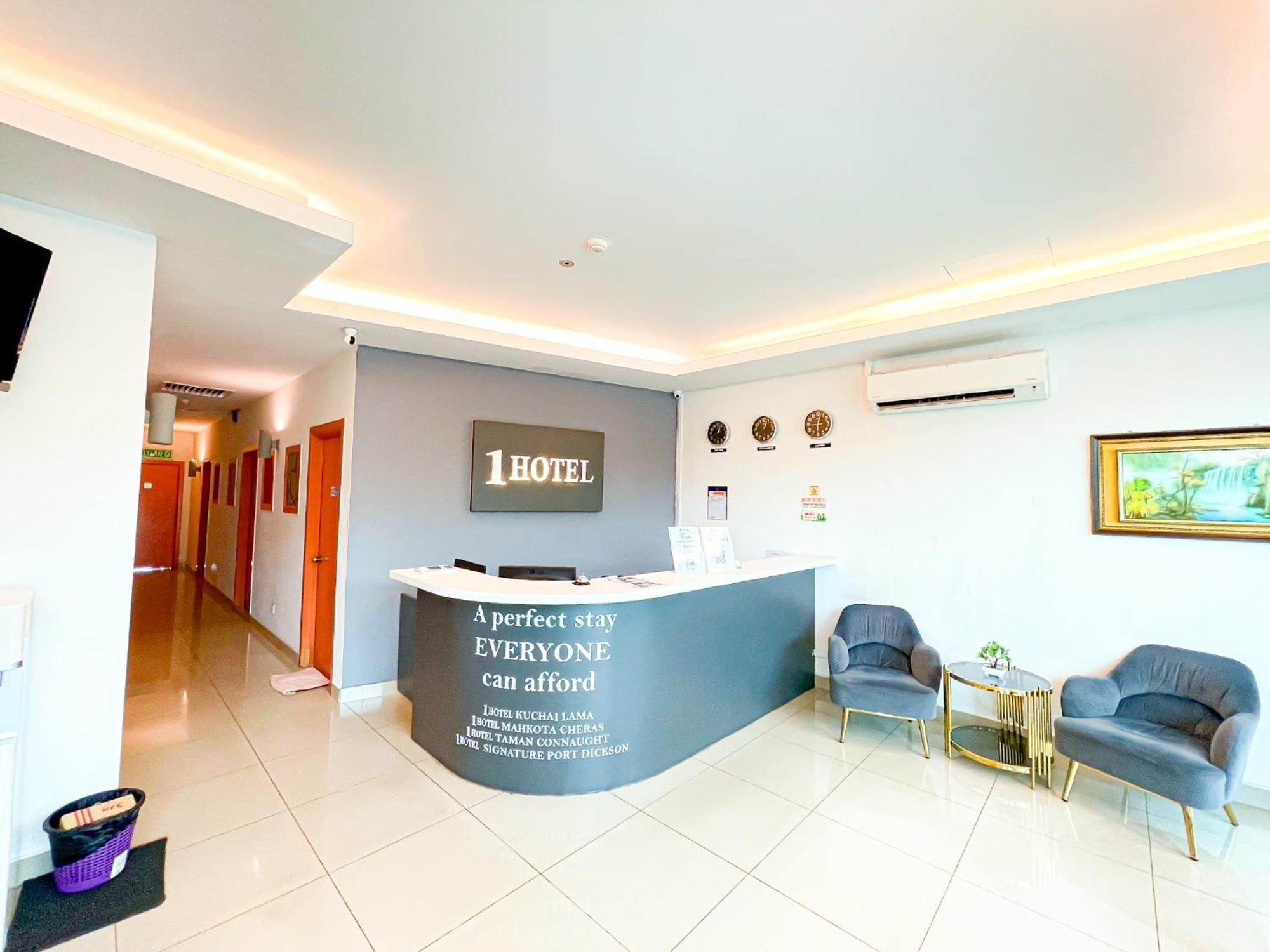 1 Hotel Mahkota Cheras Exterior photo