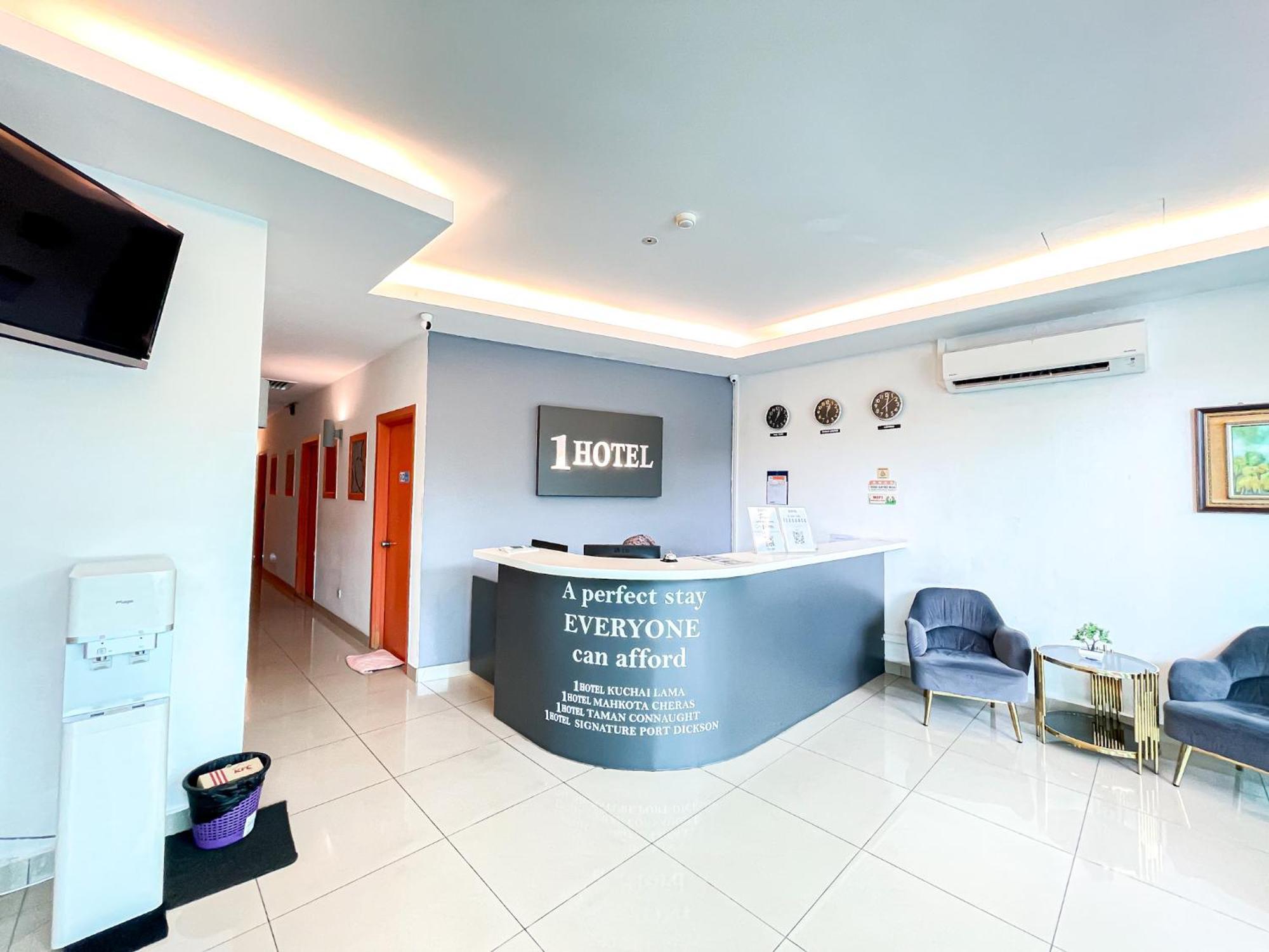 1 Hotel Mahkota Cheras Exterior photo