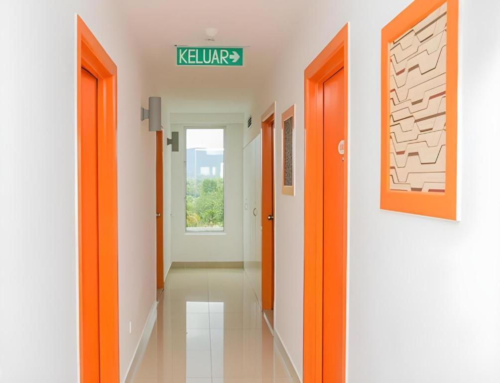 1 Hotel Mahkota Cheras Exterior photo