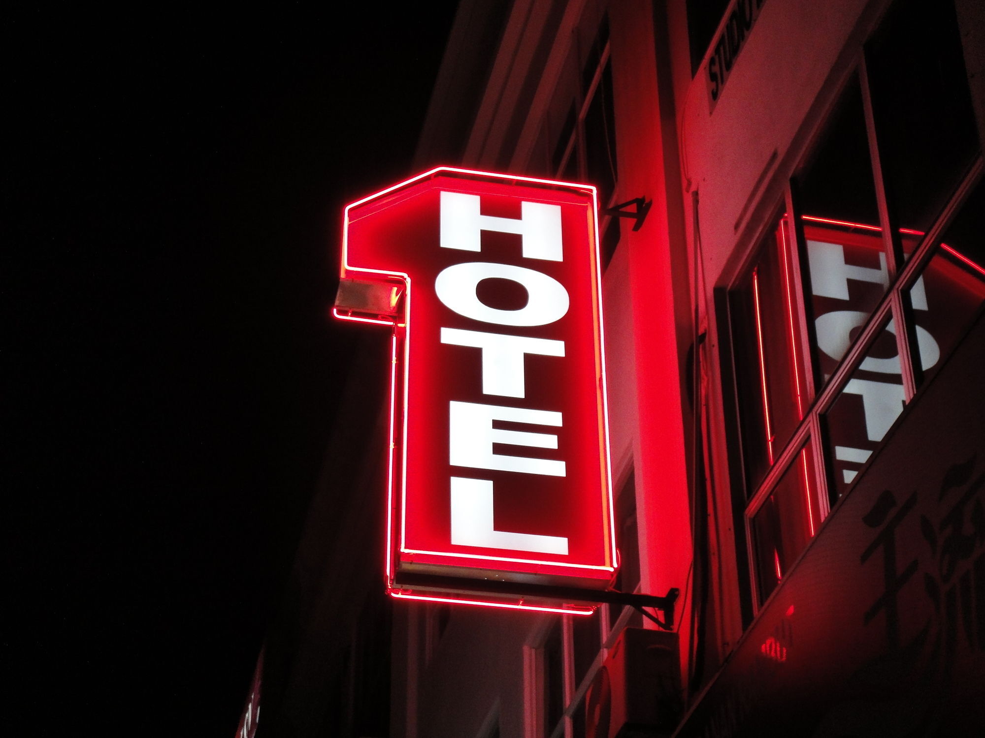 1 Hotel Mahkota Cheras Exterior photo